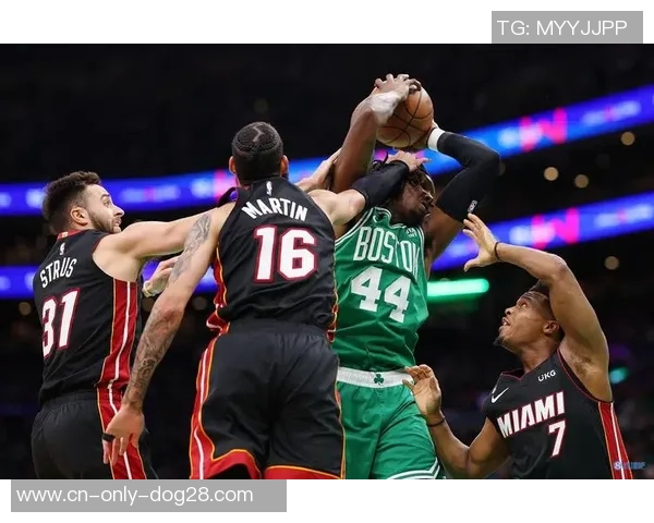 2012年东部决赛首战热火与凯尔特人激烈对决精彩回顾与分析